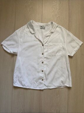 tentree White Short-Sleeve Button Down Shirt with Chest Pocket